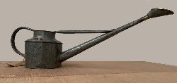 EARLY 20TH-CENTURY VINTAGE GALVANISED METAL WATERING CAN