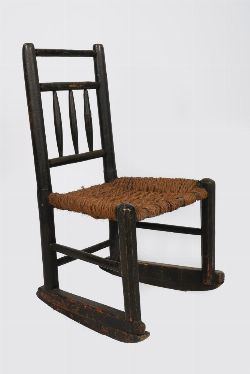 19TH-CENTURY SUGÃN ROCKING CHAIR