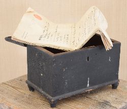 19TH-CENTURY PINE DEED BOX