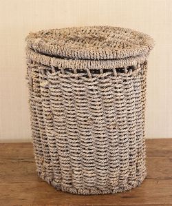 19TH-CENTURY SUGAN BASKET WITH COVER