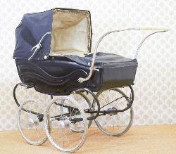 VINTAGE WALKER WILSON DUBLIN CHILD'S PRAM