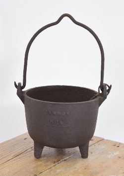 19TH-CENTURY CAST IRON GLUE POT