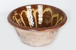 19TH-CENTURY GLAZED POTTERY SLIPWARE DAIRY BOWL
