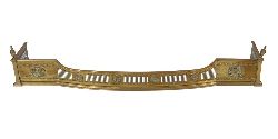 LARGE EDWARDIAN BRASS NEO-CLASSICAL FIRE FENDER