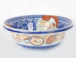 LARGE 19TH-CENTURY JAPANESE IMARI BOWL