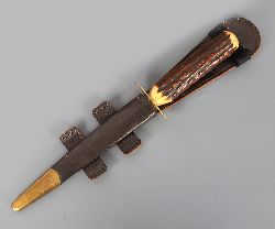 COMMANDO STAG-HANDLED KNIFE WITH LEATHER SHEATH