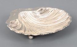 EDWARDIAN STERLING SILVER SHELL DISH, LONDON 1894