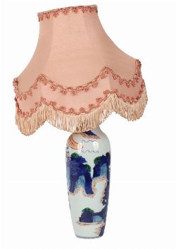 CHINESE FAMILLE VERTE PORCELAIN VASE, 19TH CENTURY