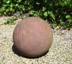 MOULDED STONE SPHERE GARDEN MARKER/CENTREPIECE