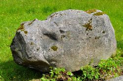 VERY LARGE DECORATIVE NATURALISTIC SCULPTURAL PET BOULDER