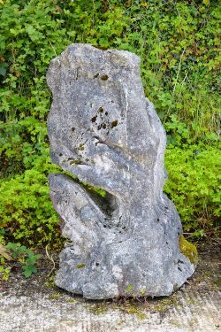 LARGE DECORATIVE SCULPTURAL STONE GARDEN FEATURE