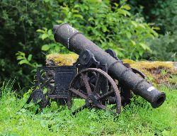 CAST IRON CANNON