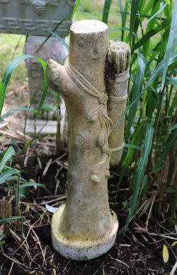 19TH-CENTURY MARBLE SCULPTED GARDEN SCULPTURE