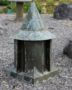 ANTIQUE ARCHITECTURAL GARDEN FEATURE