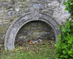 MOULDED STONE ARCHITECTURAL ARCH