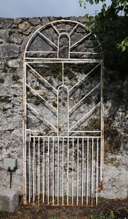 TALL ART DECO STYLE WROUGHT IRON GARDEN GATE