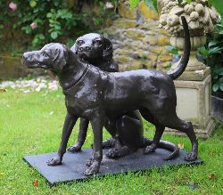 CAST IRON GARDEN SCULPTURE - ANIMATED GUN DOGS