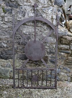 DECORATIVE IRON "VICTORY" GARDEN GATE