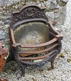 DECORATIVE CAST IRON FIRE GRATE WITH ACANTHUS CREST