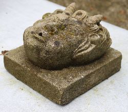 STONE MASK FOUNTAIN HEAD