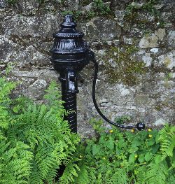 CAST IRON STREET PUMP
