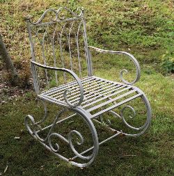 METAL GARDEN ROCKING CHAIR
