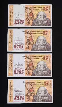GROUP OF 4 CENTRAL BANK OF IRELAND B SERIES FIVE POUND NOTES