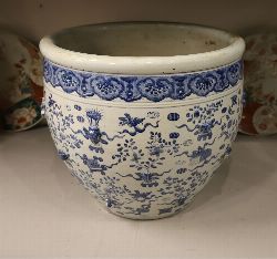 LARGE CHINESE BLUE AND WHITE PORCELAIN BOWL