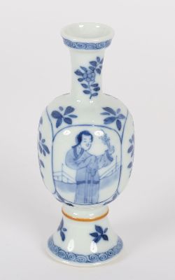 CHINESE BLUE AND WHITE MINIATURE VASE