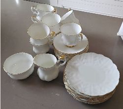 ROYAL WORCESTER PORCELAIN TEA SET, 29 PIECES