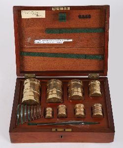 SET OF APOTHECARY MEASURES BY DE GRAVE, SHORT & CO., LONDON 1878