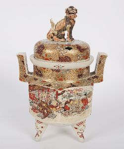 JAPANESE SATSUMA KORO WITH SHI SHI DOG FINIAL