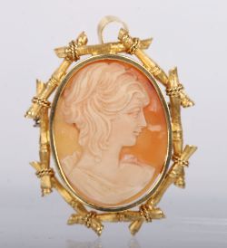 18CT. GOLD FRAMED CAMEO BROOCH