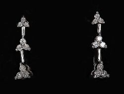 14 CARAT WHITE GOLD DIAMOND DROP EARRINGS, APPROX. 1 CARAT TOTAL