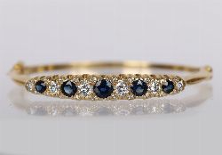 18 CARAT GOLD SAPPHIRE AND DIAMOND BRACELET