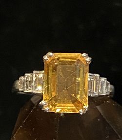 18 CT. WHITE GOLD EMERALD CUT GOLDEN YELLOW SAPPHIRE WITH BAGUETTE DIAMOND SHOULDERS