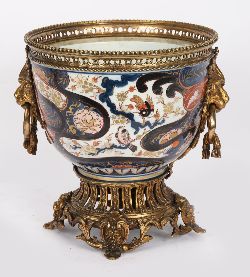 19TH-CENTURY ORMOLU MOUNTED IMARI URN