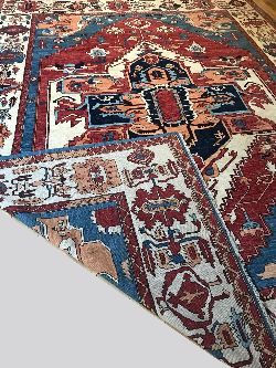 NORTH-WEST PERSIAN SERAPI CARPET