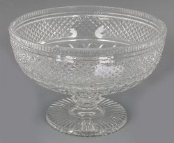 LARGE IRISH CUT CRYSTAL CENTREPIECE