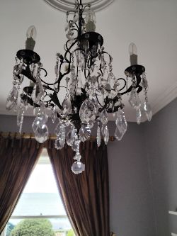 EIGHT-LIGHT CRYSTAL AND METAL CHANDELIER