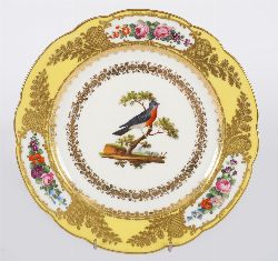 CONTINENTAL PORCELAIN PLATE WITH BIRD AND FLORAL RESERVES