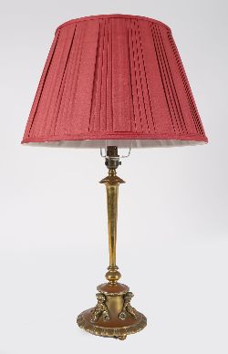 EDWARDIAN BRASS TABLE LAMP WITH CHERUB DECORATION AND SHADE