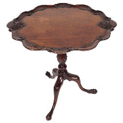 DUBLIN 19TH-CENTURY MAHOGANY SNAPTOP TABLE