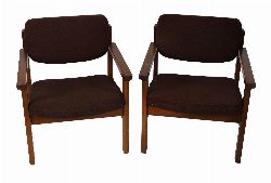 PAIR OF MID-20TH CENTURY UPHOLSTERED CHAIRS
