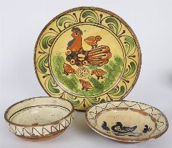 GROUP OF 4 SLIPWARE POTTERY ITEMS, CONTINENTAL FOLK STYLE