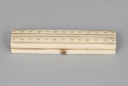 FINE GOLD-INLAID TOOTHPICK CASE