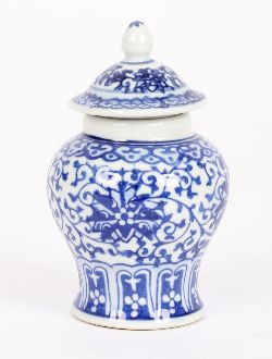 CHINESE QING DYNASTY JAR