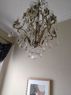 EIGHT-LIGHT CRYSTAL AND METAL CHANDELIER